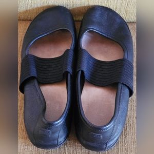 Camper girl Ballerina flats/Mary Janes, size 39 (fits 8).